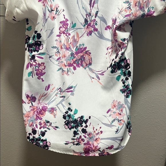 Amazon Essentials Women's Floral Blouse - Multicolor on White - Picture 5 of 8